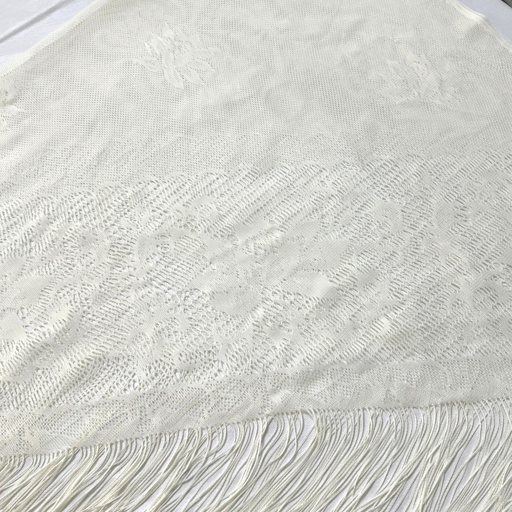 VTG White Floral Lace Triangle Shawl Fringe Wrap Boho Bridal Victorian Romantic - Picture 8 of 11
